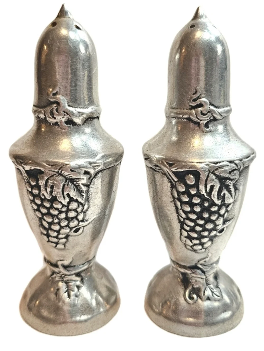 Vintage Collectible Pewter Vineyard Grapes Victorian Salt & Pepper Shakers